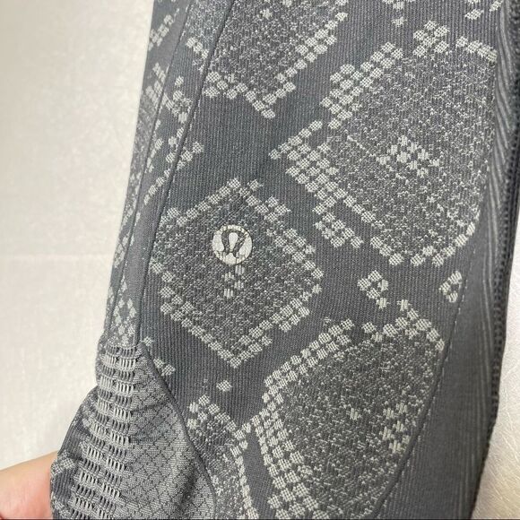 𝅺lululemon In The Flow Crop II Heathered Dark Slate 4 - Picture 5 of 5